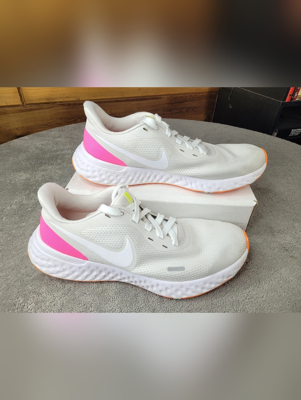 Nike Revolution 5 Running Shoes Womens Size 11 White Pink Sneakers BQ3207-007